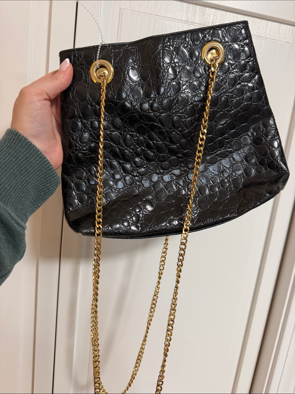 Vintage Black Leather Croc-Embossed Chain Shoulder Bag - Gold Hardware